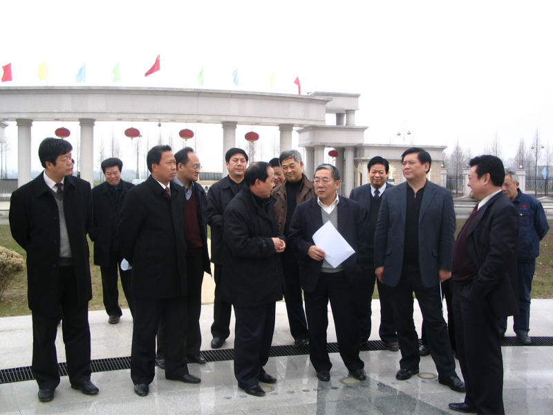 2006年2月12日，湖北省常務(wù)副省長(zhǎng)周堅(jiān)衛(wèi)到公司調(diào)研